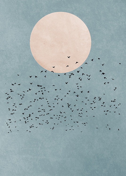  – Grafische Darstellung mit einem rosa Mond und blauem Himmel hinter einem Schwarm schwarzer Vögel
