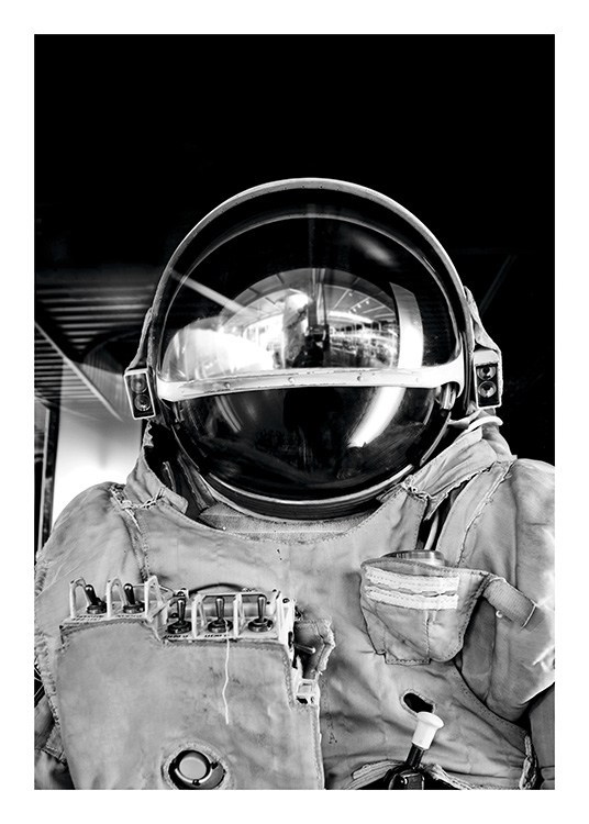 Black and White Astronaut Poster / Schwarz-Weiß bei Desenio AB (11166)