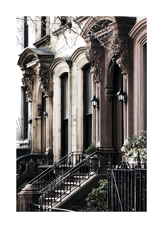 - NYCPoster mit einem alten Gebäudeeingang mit Treppe im Stadteil Brooklyn.