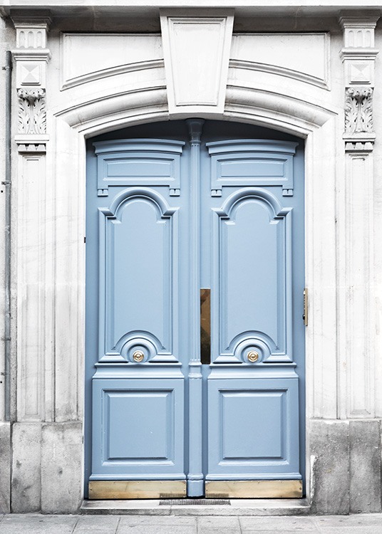  - Schönes Fotoposter mit dem Motiv einer blauen Haustüre eines alten Gebäudes in Paris.
