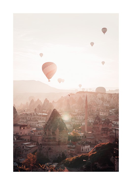  – Fotografie mit Heißluftballons und Sonnenuntergang über Kappadokien in der Türkei