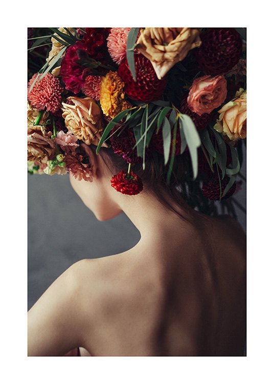  – Fotografie von gelben und roten Blumen auf dem Kopf einer Frau