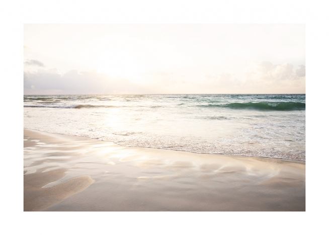  – Fotografie, die Meer und Strand im Sonnenuntergang zeigt