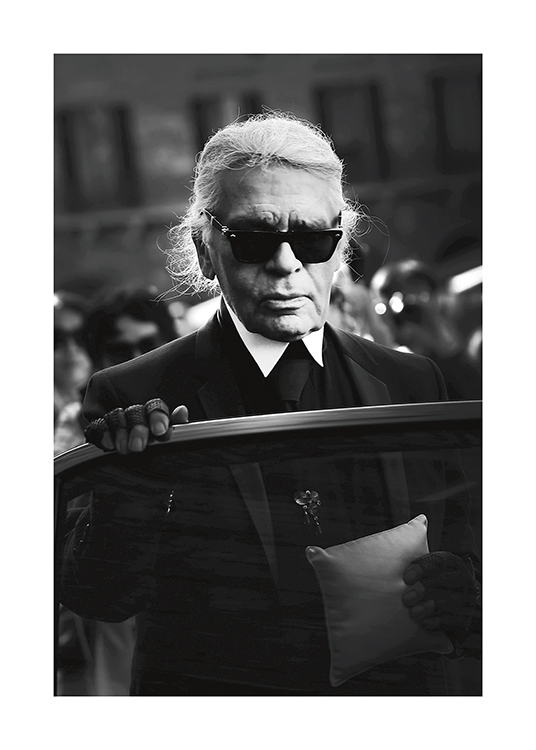  – Schwarz-Weiß-Fotografie von Karl Lagerfeld, einem Modedesigner