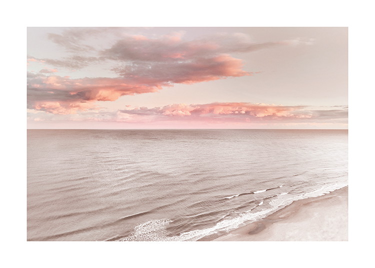  – Fotografie mit rosa und orangefarbenen Wolken am Himmel und einem stillen Ozean