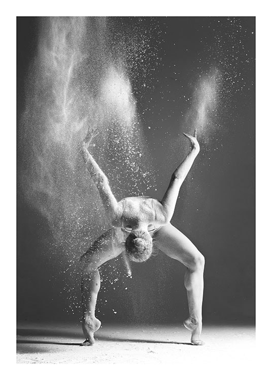 Dancer Three, Poster / Schwarz-Weiß bei Desenio AB (8220)