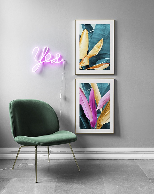 Trendiger Flur mit Neonfarben
