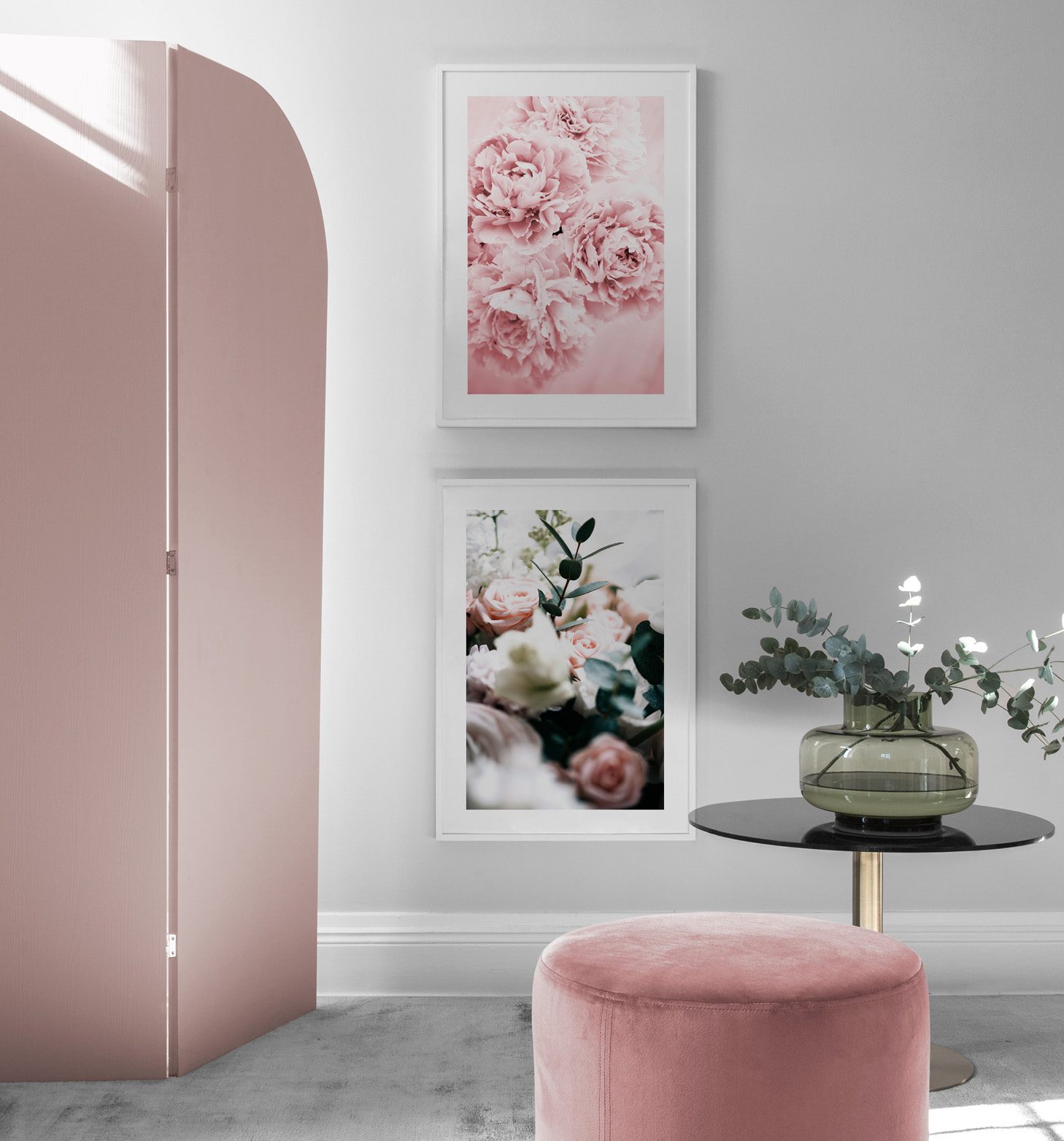 Femininer Stil, Blumenposter, weißer Bilderrahmen